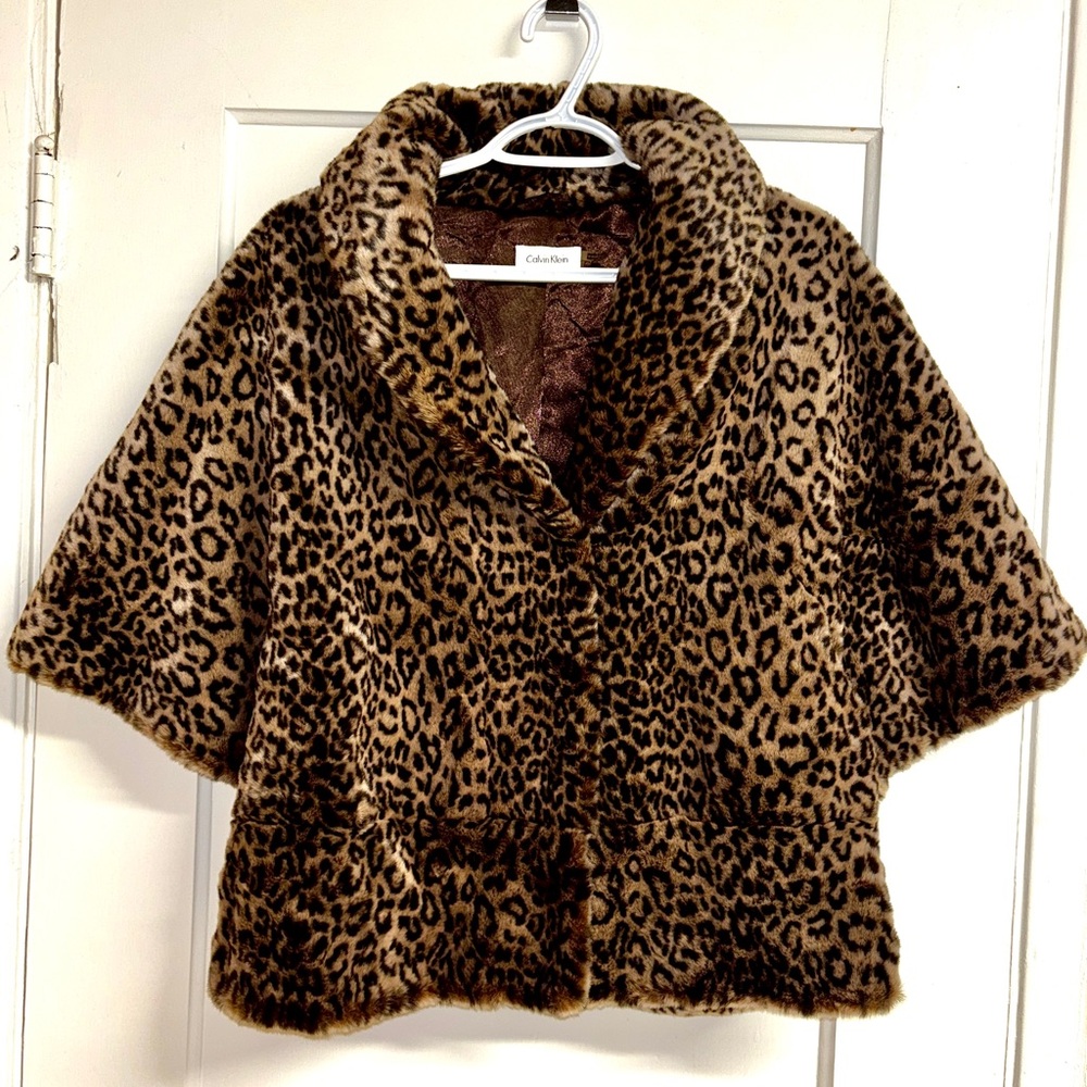 Calvin Klein Cape Womens Medium Faux Fur Animal Print Hook Eye Short Sleeve